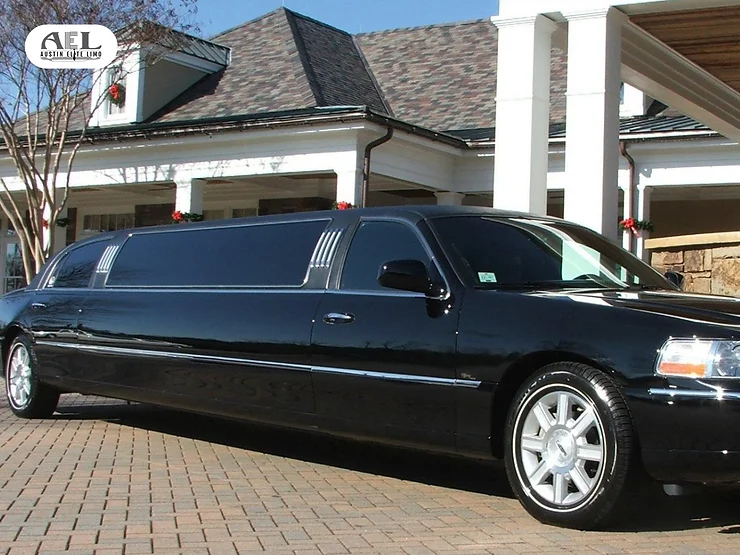 Limo service near me to airport Austin